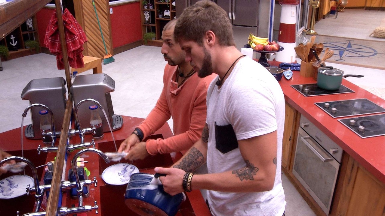 BBB18: Breno surpreende ao revelar sobre Paredão: 'Não ia escolher você'