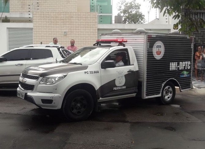 Empresária é encontrada morta dentro de casa foi assassinada a facadas, diz perícia 