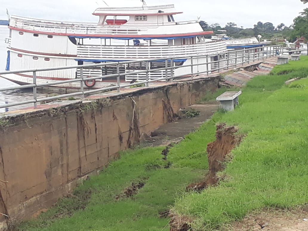 Chuva forte causa deslizamento de terra no Amazonas 
