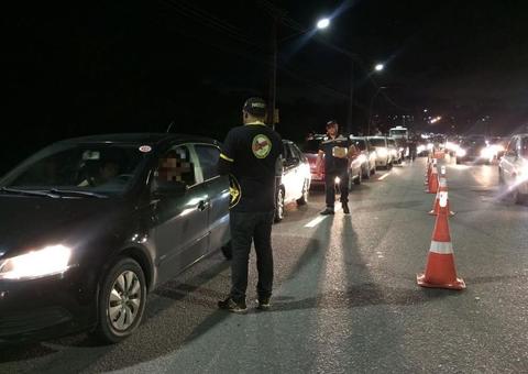 Mais de 250 motoristas são multados e 77 veículos apreendidos na Lei Seca