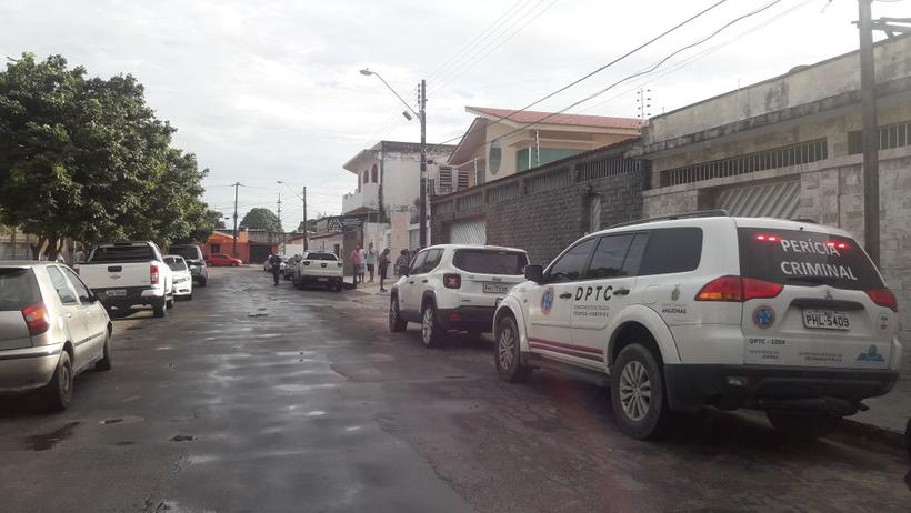 Família nega que mulher encontrada morta foi assassinada a facadas