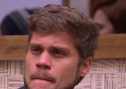 Veja reação de Breno ao ver cena de sexo com Paula