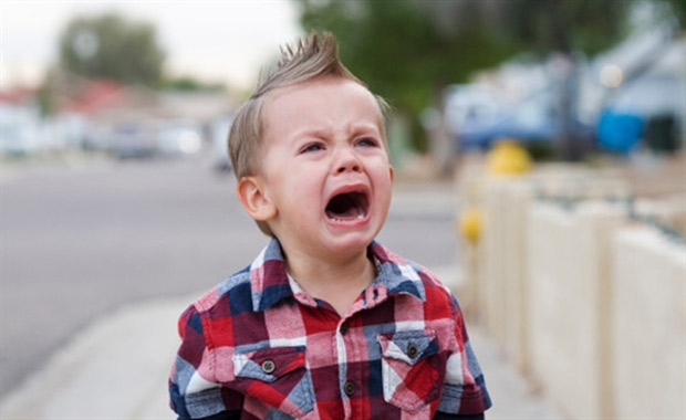 Palmada na criança pode causar depressão e outros transtornos mentais, diz estudo