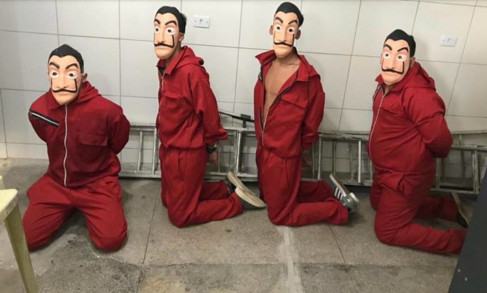 Com fantasias de 'La Casa de Papel', homens são detidos tentando invadir centro de triagem de detentos