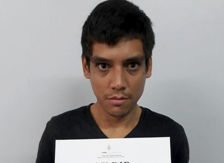 Foragido é notado por policiais na rua e acaba recapturado em Manaus