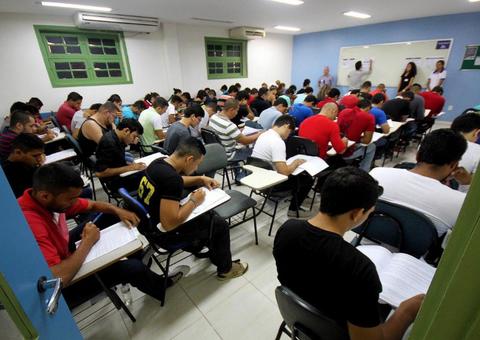 Prefeitura divulga edital com 263 vagas e salários de até R$ 5,5 mil no Amazonas