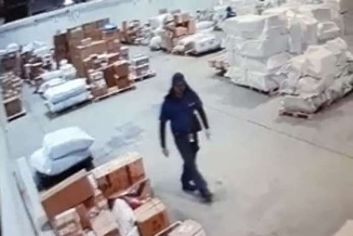 Grupo invade aeroporto e rouba carga de celulares avaliada em mais de US$ 1 milhão