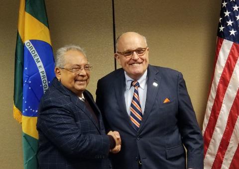 Amazonino contrata ex-prefeito de Nova York para reduzir crimes no Amazonas    