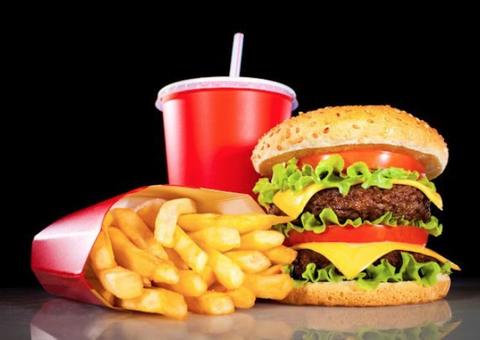 Estudo liga diabetes do tipo 1 à proximidade de fast-foods