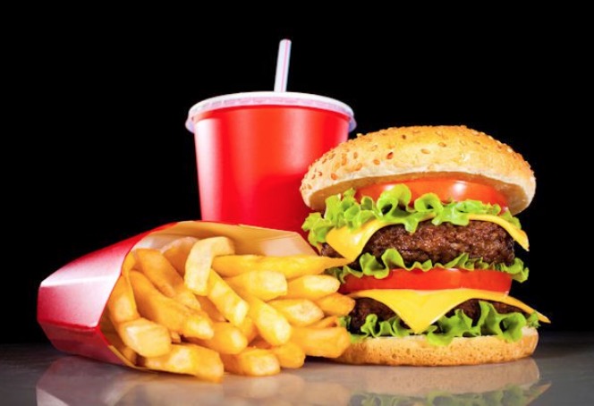 Estudo liga diabetes do tipo 1 à proximidade de fast-foods