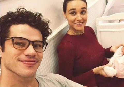 José Loreto posta foto de parto de Débora Nascimento