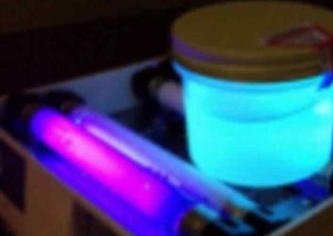 Homem fica com urina fluorescente depois de ser envenenado