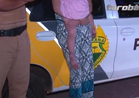 Menina de 3 anos é deixada em quarto de hotel enquanto pais saem para lanchar