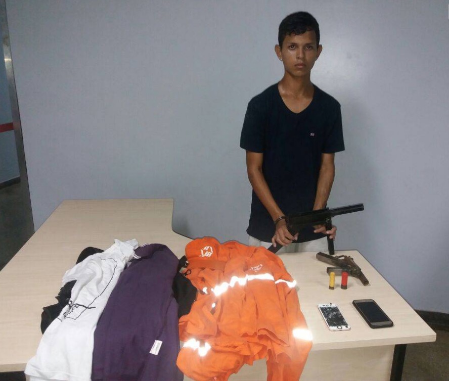Com uniforme de gari homem é preso após assaltar ônibus em Manaus 