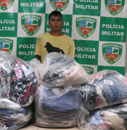 Em Manaus, homem é preso com carro roubado e mercadorias avaliada em R$40 mil 