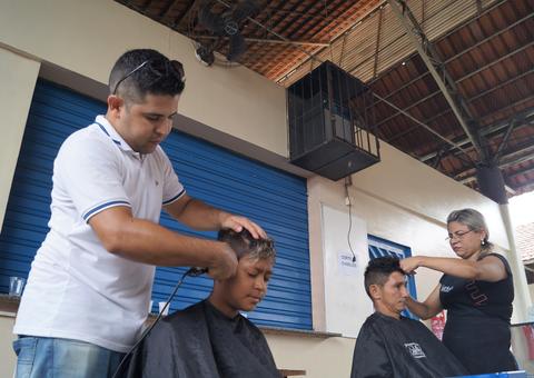 Mutirão oferta emissão de RG, serviços de saúde e estética em Manaus