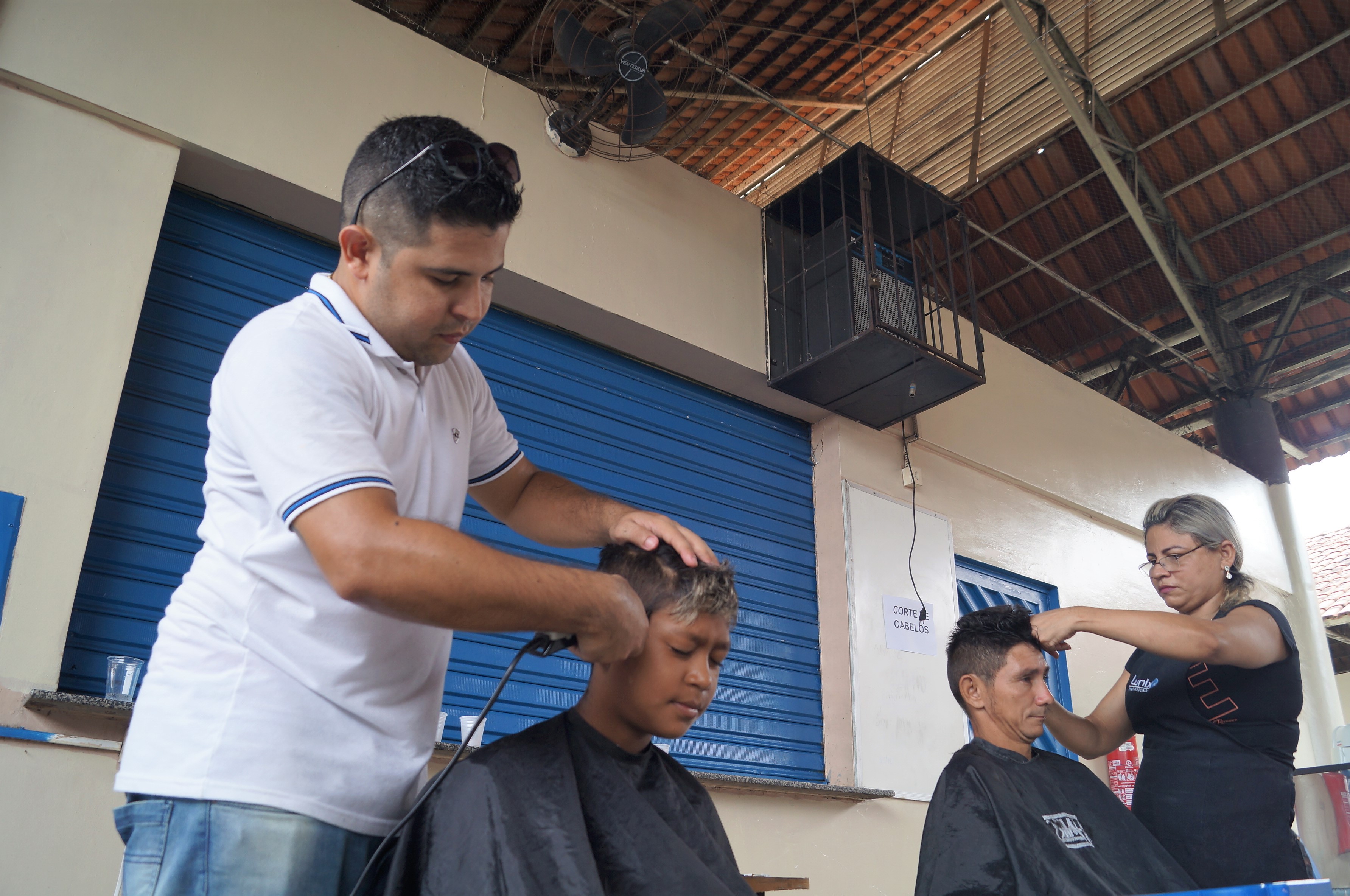 Mutirão oferta emissão de RG, serviços de saúde e estética em Manaus