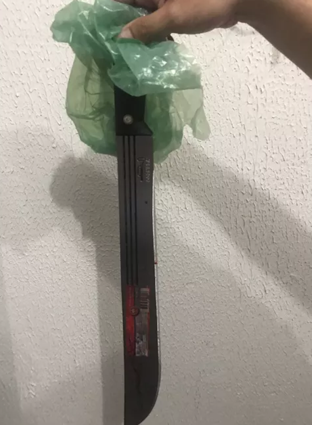 Homem é preso após ‘surtar’ e matar idoso com vários golpes de facão