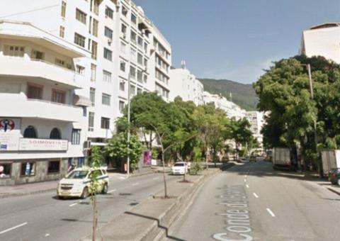 Mulher reage a 'assalto' e imobiliza suspeito até chegada da polícia