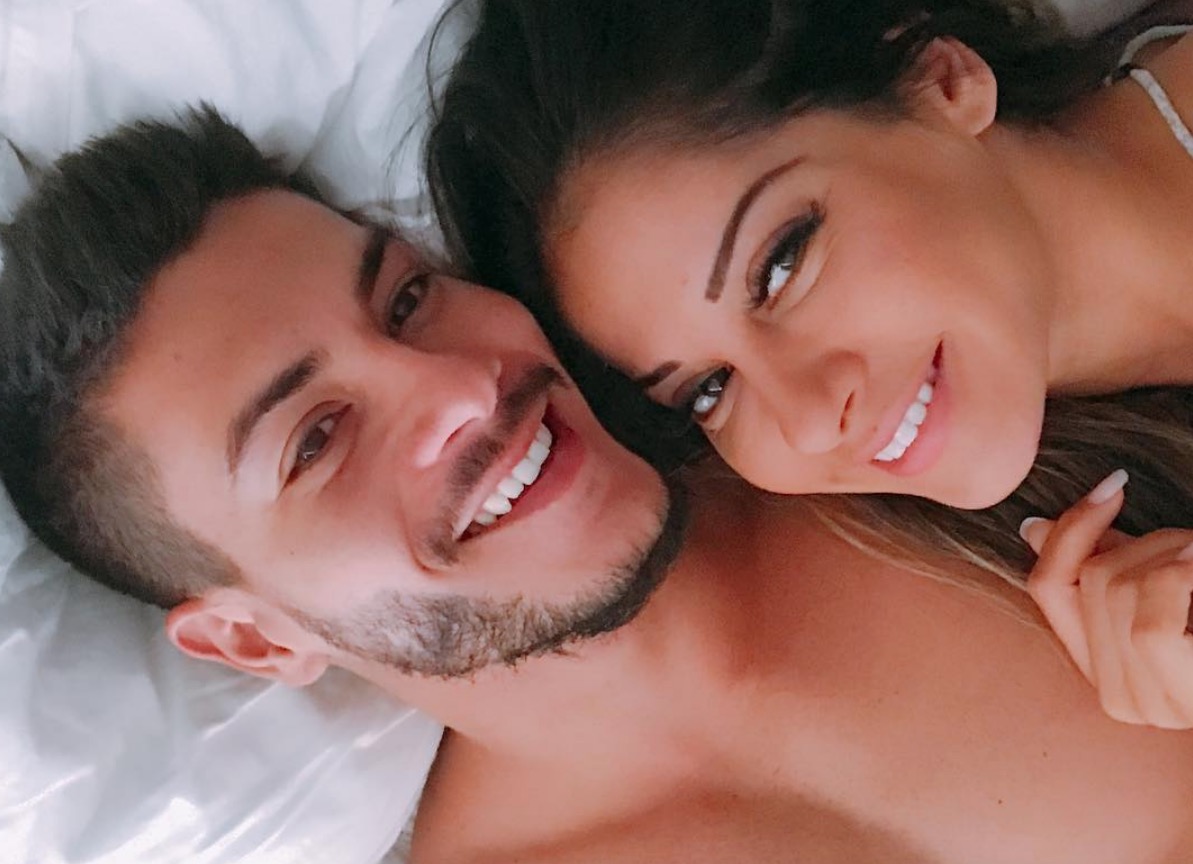 Com vídeo namorando, Arthur Aguiar anuncia gravidez de Mayra Cardi
