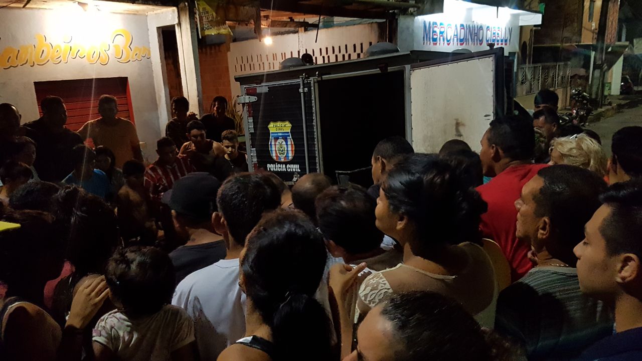 Grávida e homem são executados a tiros após ter casa invadida por criminosos em Manaus