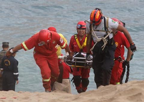 Acidente com ônibus de turistas deixa dois mortos e 10 feridos no Peru