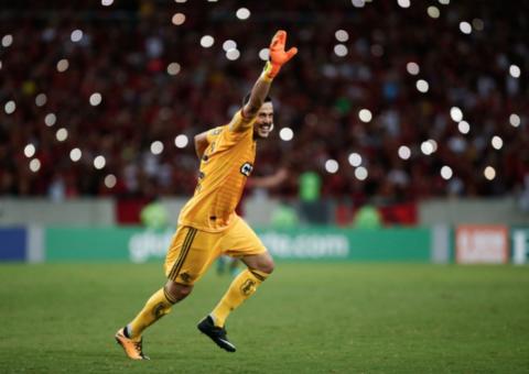 Flamengo bate América-MG no adeus em grande estilo de Júlio César