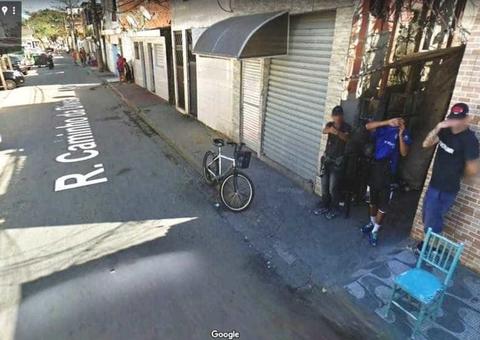  Homem é flagrado apontado arma para equipe 'Google Maps Street View' em São Paulo