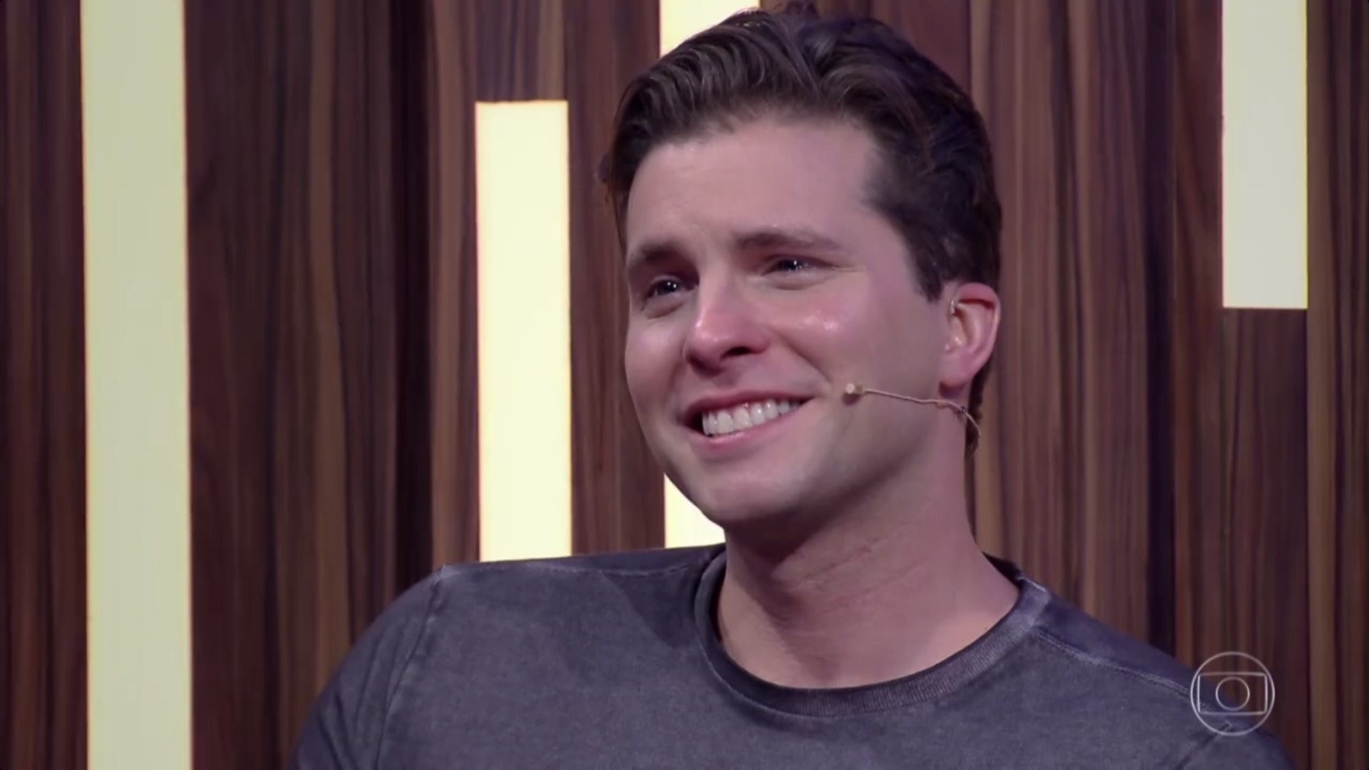 Thiago Fragoso chora no 'Tamanho Família' e emociona telespectadores