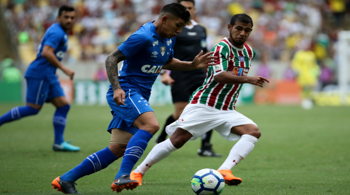 Com um a menos, Fluminense suporta pressão e vence o Cruzeiro