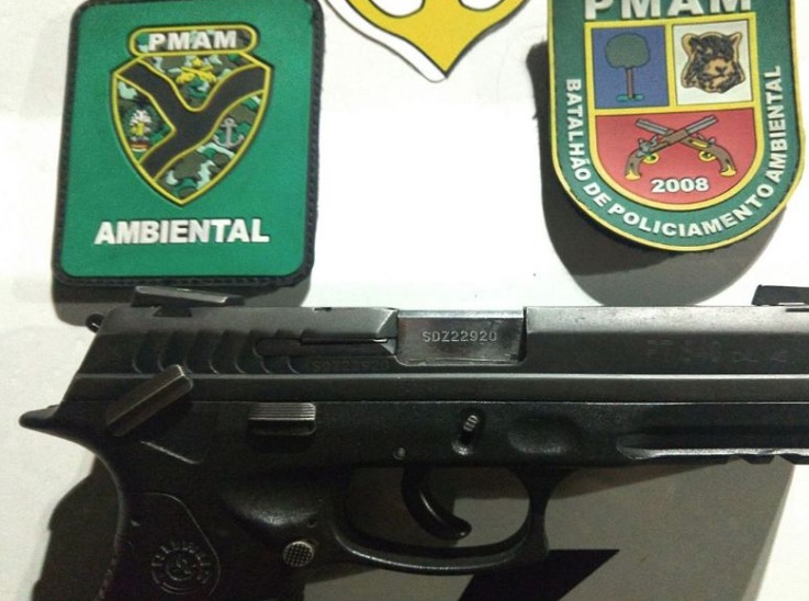 Dupla é presa com pistola em condomínio de luxo na Ponta Negra