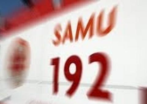 Ônibus desgovernado colide em muro de residência em Manaus 