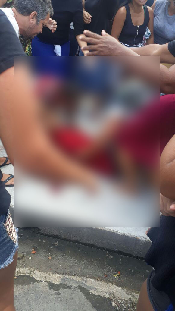 Homem é executado a tiros na frente da namorada em Manaus 