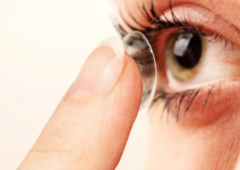 Anvisa proíbe venda de lentes de contato coloridas