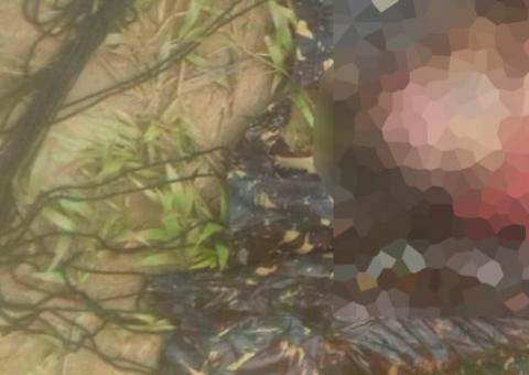 Enrolado em rede, corpo de homem é encontrado em estrada no Amazonas