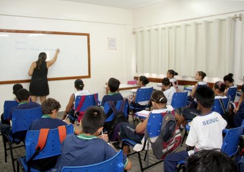 Seduc divulga calendário com reposição de aulas aos sábados e feriados
