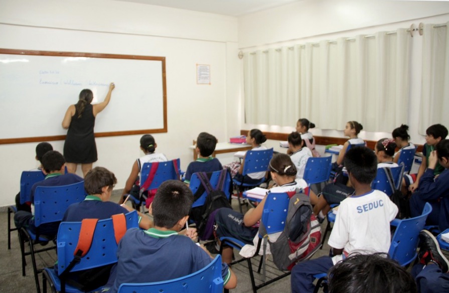 Seduc divulga calendário com reposição de aulas aos sábados e feriados