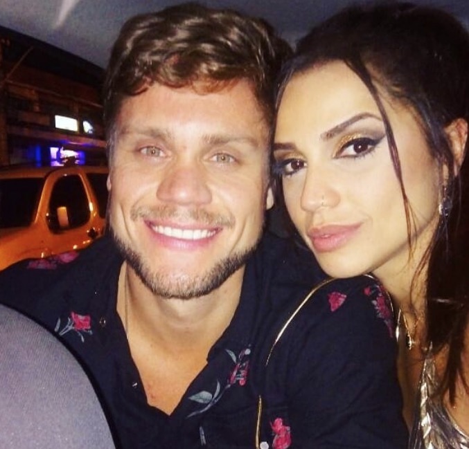  Ex-BBB Paula fala sobre romance com Breno e brother menciona 'xavecar mocinhas'