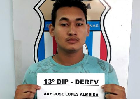 Homem é preso com mais de 10 kg de maconha escondido em mala no quarto de casa em Manaus 