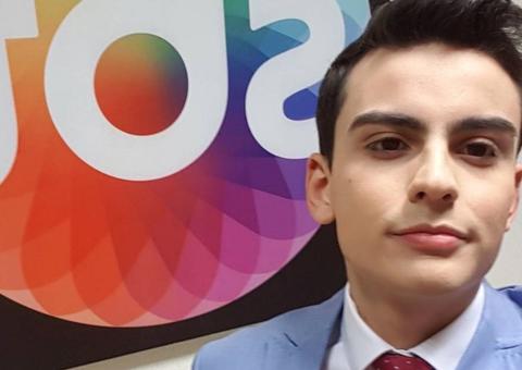  Aos 19, Dudu Camargo ostenta com carro importado caríssimo, saiba quanto