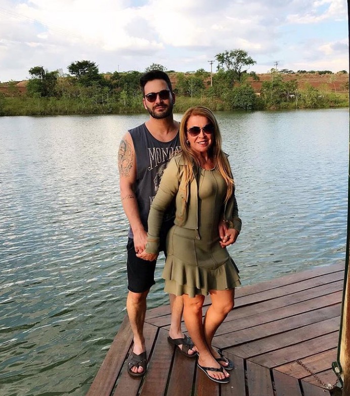 Namorado de Zilu faz elogio safadinho em foto de empresária de biquíni