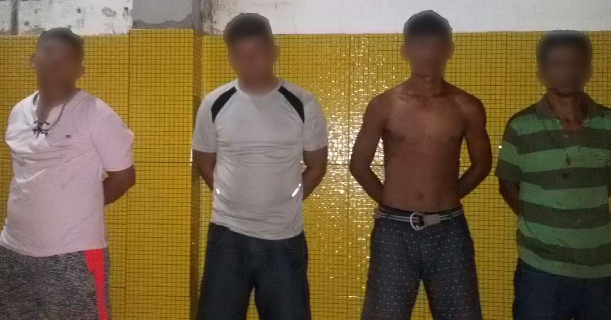 Grupo é preso no flagra enquanto assaltava jovem em rua de Manaus