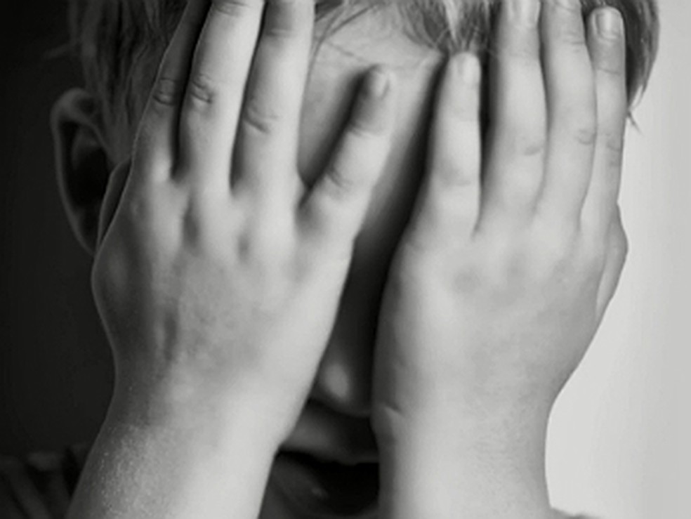 Mãe é indiciada suspeita de permitir que a filha fosse estuprada por ex-vereador