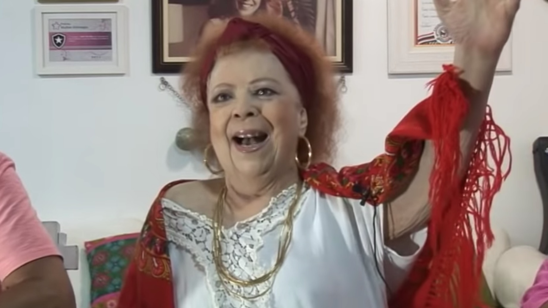 Beth Carvalho grava canção 'Lula Livre' 