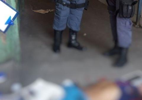 Justiceiro misterioso mata bandido a tiros no meio de assalto em Manaus