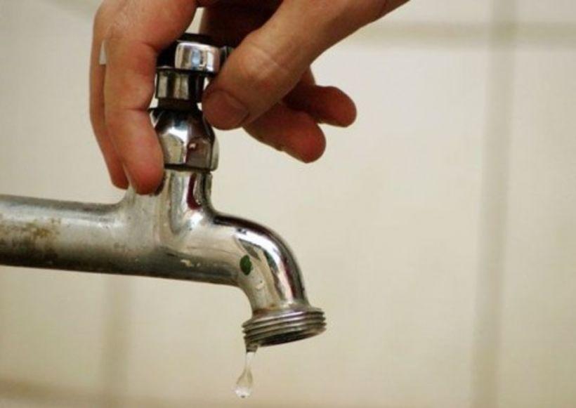 Falta de energia deixa mais de 40 bairros sem água em Manaus