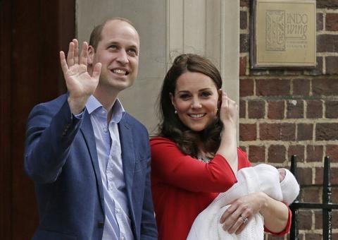 Kate Middleton e William anunciam nome do novo bebê real