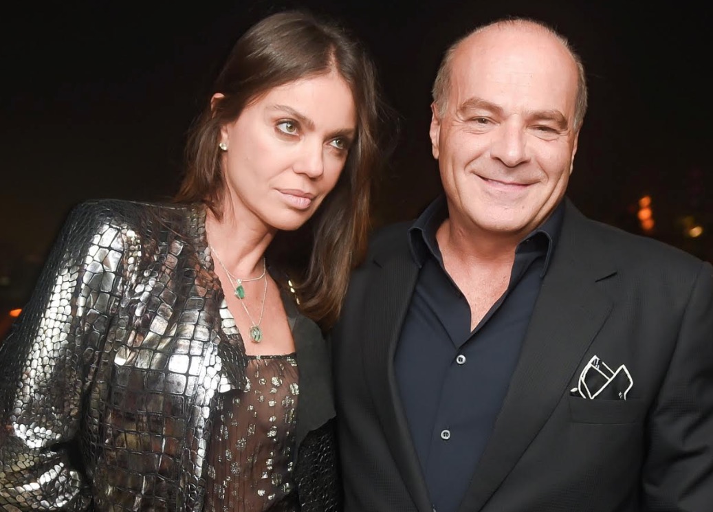 Ex de Luciana Gimenez desfila com nova namorada um mês após separação