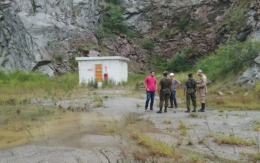  Exército apreende mais de 20 kg e 5 mil acessórios para explosivos