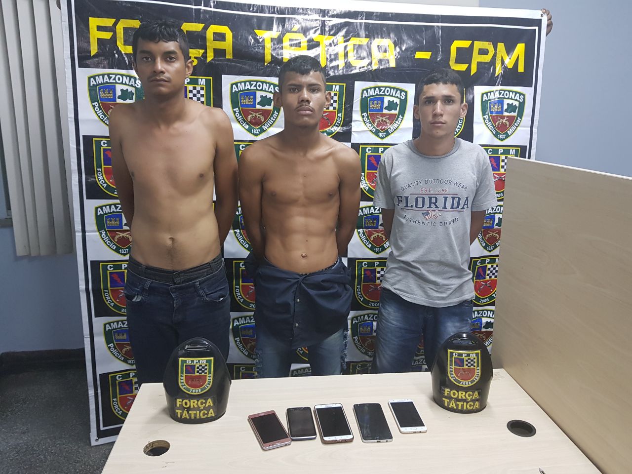 Trio de novinhos é preso suspeito de fazer arrastões em ruas de Manaus